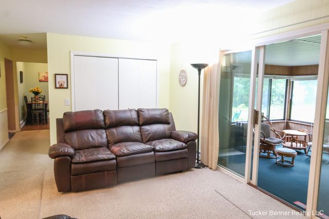 37 S Bear Lake Road, Muskegon, MI 49445
