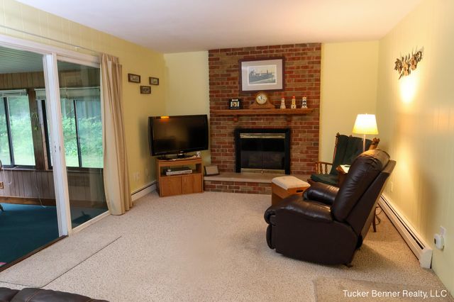 37 S Bear Lake Road, Muskegon, MI 49445