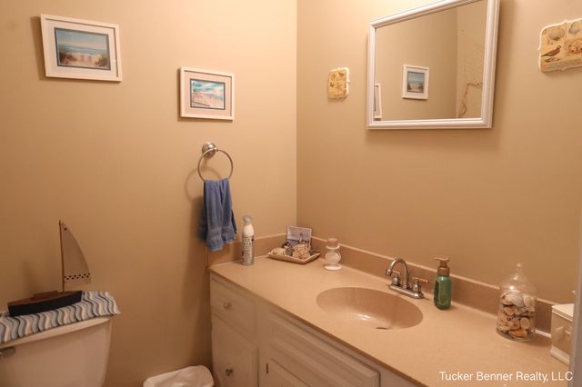37 S Bear Lake Road, Muskegon, MI 49445