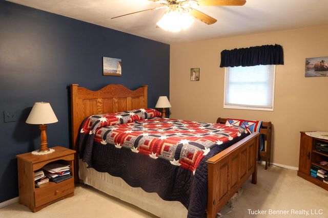 37 S Bear Lake Road, Muskegon, MI 49445