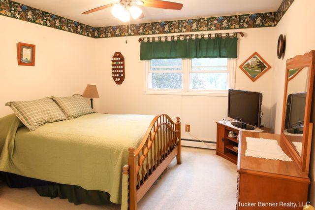 37 S Bear Lake Road, Muskegon, MI 49445