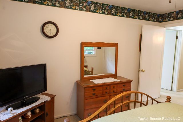 37 S Bear Lake Road, Muskegon, MI 49445