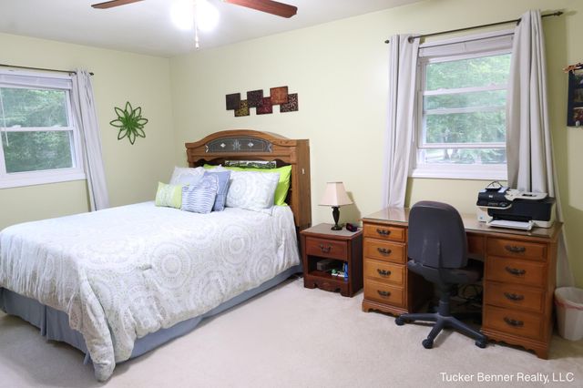 37 S Bear Lake Road, Muskegon, MI 49445
