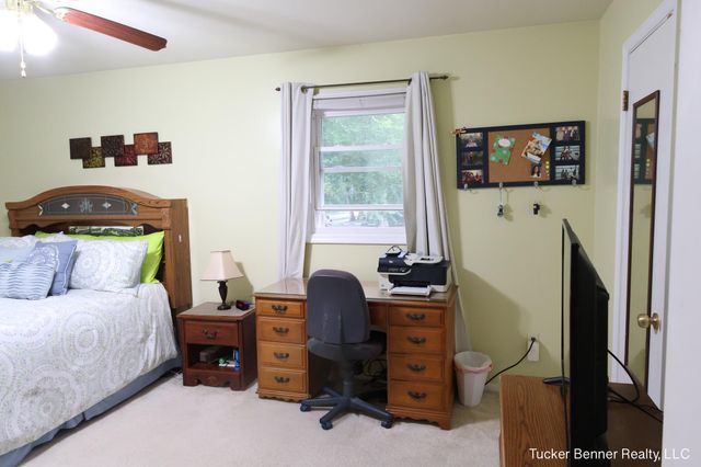 37 S Bear Lake Road, Muskegon, MI 49445