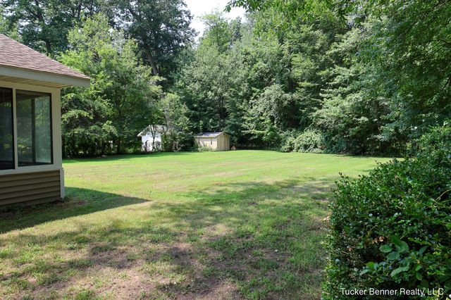 37 S Bear Lake Road, Muskegon, MI 49445