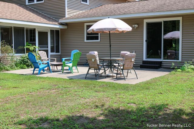 37 S Bear Lake Road, Muskegon, MI 49445