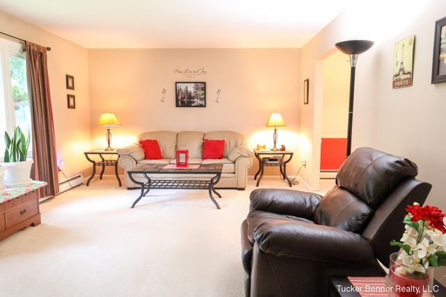 37 S Bear Lake Road, Muskegon, MI 49445