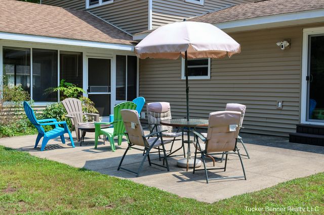 37 S Bear Lake Road, Muskegon, MI 49445