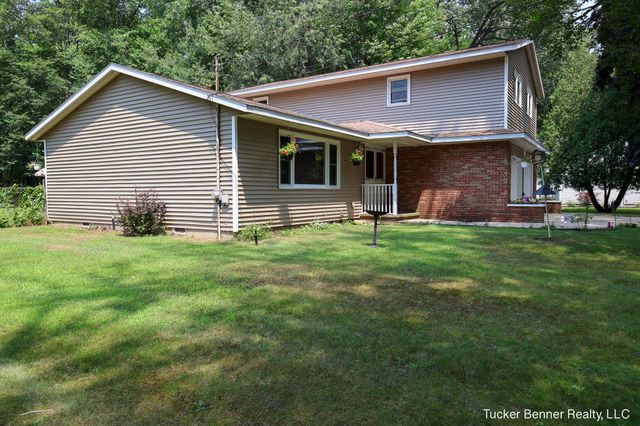 37 S Bear Lake Road, Muskegon, MI 49445
