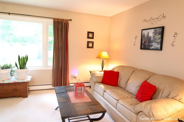 37 S Bear Lake Road, Muskegon, MI 49445