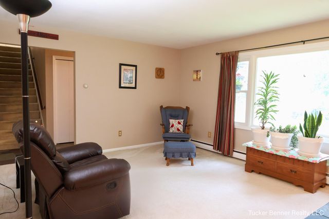 37 S Bear Lake Road, Muskegon, MI 49445