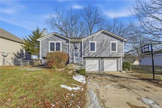918 SE Kingscross Road, Blue Springs, MO 64014