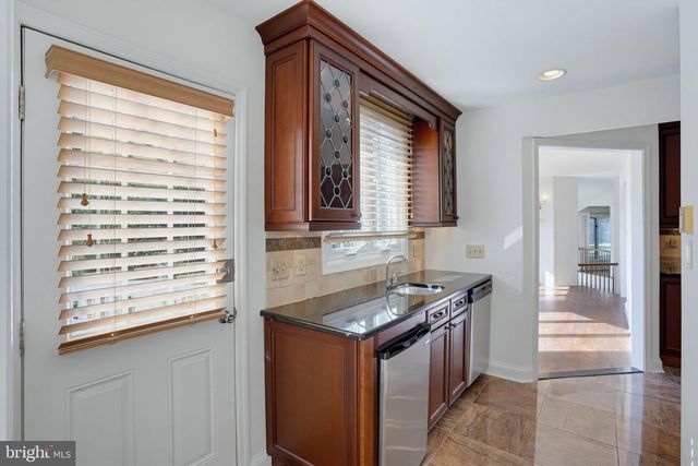 9 MCCORMICK DR, Hockessin, DE 19707