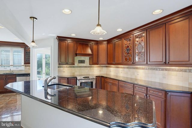 9 MCCORMICK DR, Hockessin, DE 19707