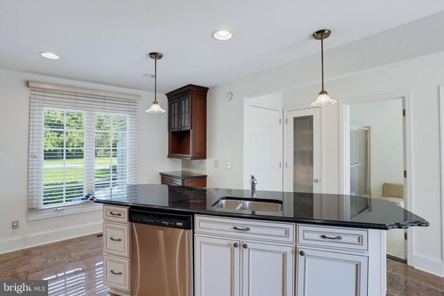9 MCCORMICK DR, Hockessin, DE 19707