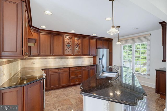 9 MCCORMICK DR, Hockessin, DE 19707