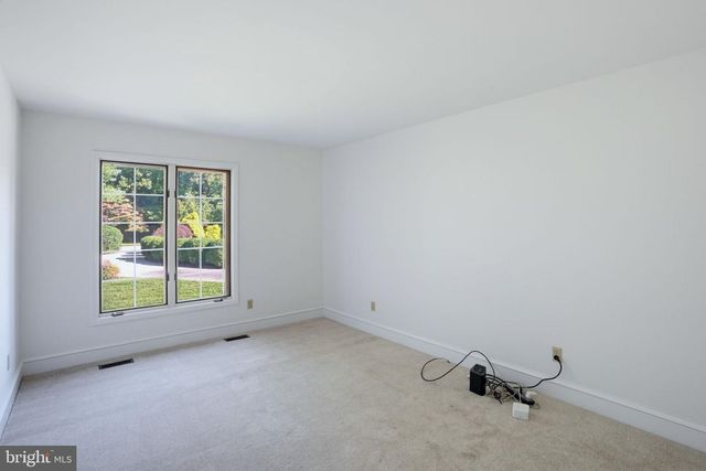 9 MCCORMICK DR, Hockessin, DE 19707