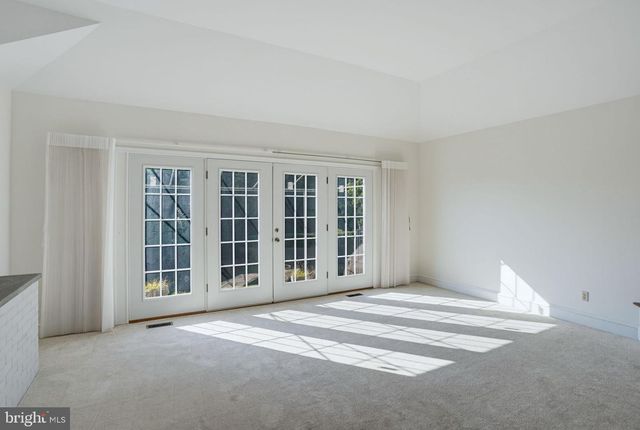 9 MCCORMICK DR, Hockessin, DE 19707