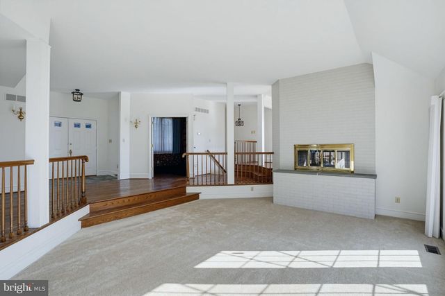 9 MCCORMICK DR, Hockessin, DE 19707