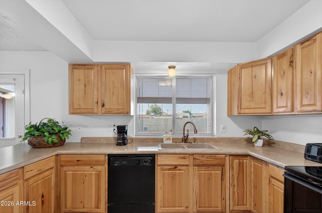 242 N 87th Place, Mesa, AZ 85207