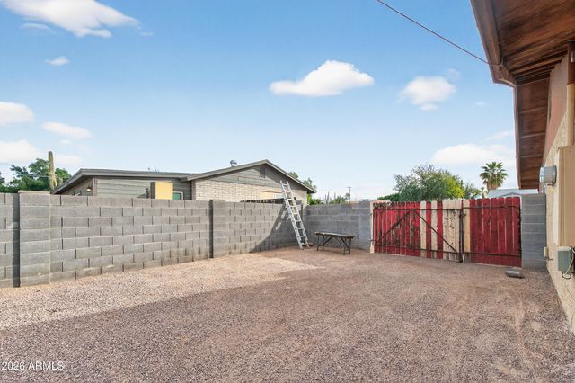 242 N 87th Place, Mesa, AZ 85207