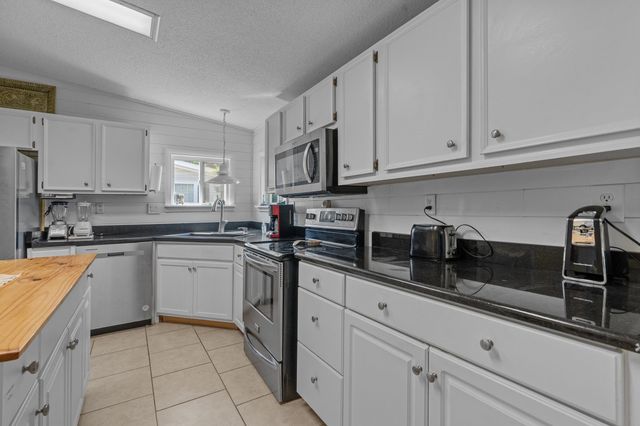 949 South Marlin Circle, Murrells Inlet, SC 29576