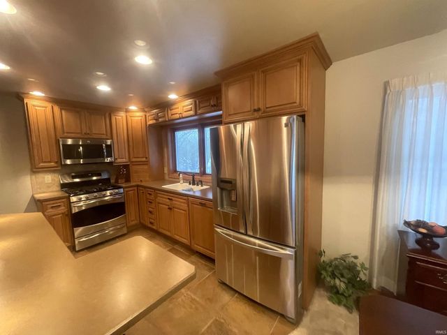 1939 N 25 North Highway, Logansport, IN 46947