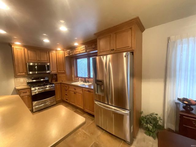 1939 N 25 North Highway, Logansport, IN 46947