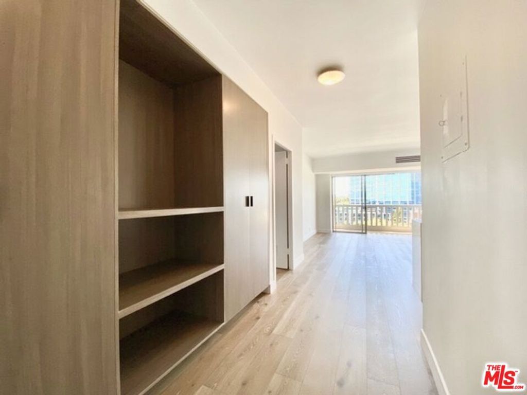 999 N Doheny Drive 1001, West Hollywood, CA 90069 — photo 2
