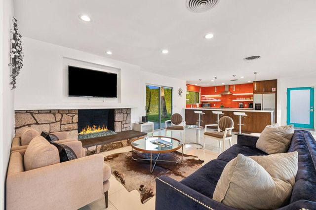 783 E Mesquite Avenue, Palm Springs, CA 92264