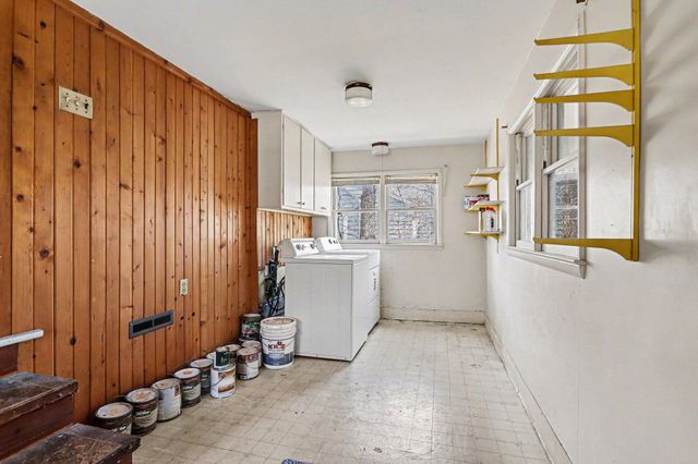 100 Westwood Street, Hillsdale City, MI 49242