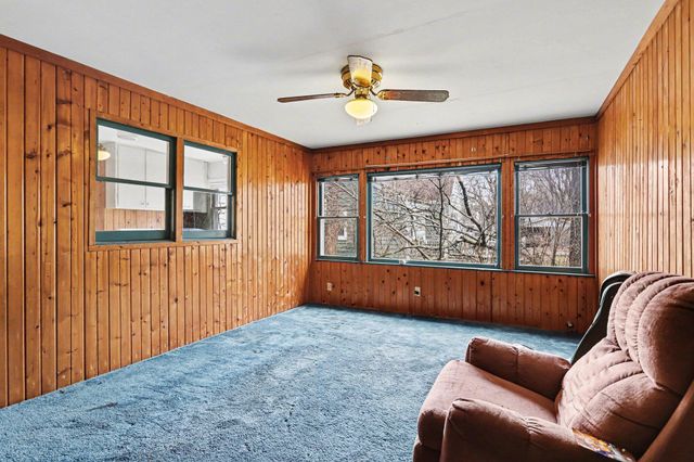 100 Westwood Street, Hillsdale City, MI 49242