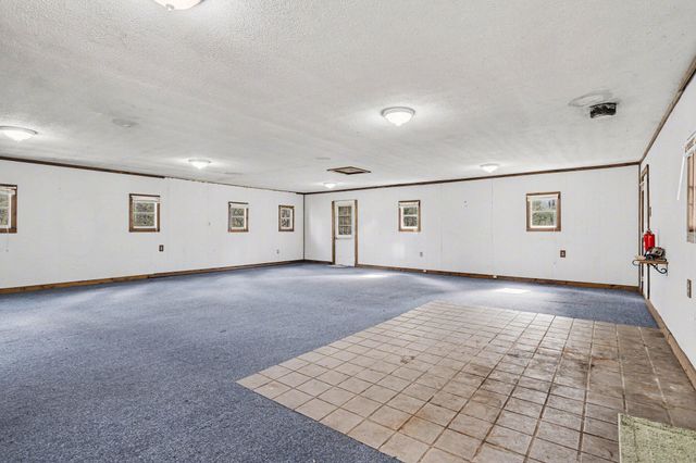 100 Westwood Street, Hillsdale City, MI 49242