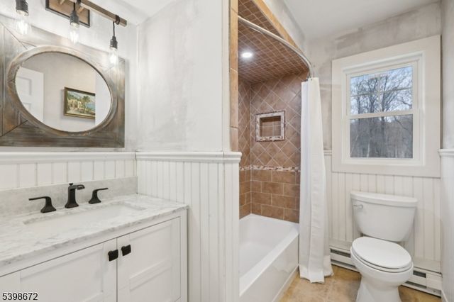 22 Cooper Ln, Chester Twp., NJ 07930