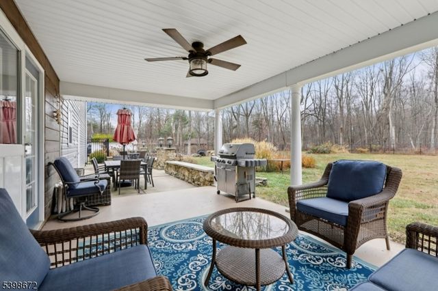 22 Cooper Ln, Chester Twp., NJ 07930