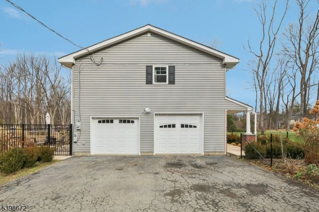 22 Cooper Ln, Chester Twp., NJ 07930