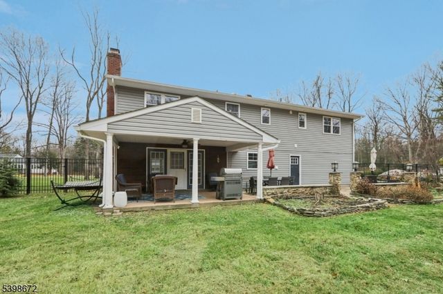 22 Cooper Ln, Chester Twp., NJ 07930