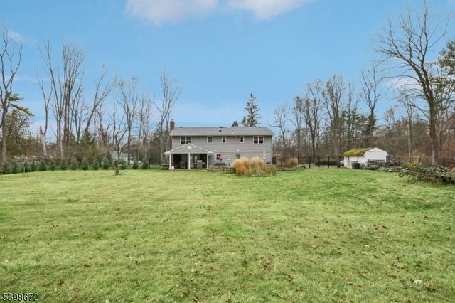 22 Cooper Ln, Chester Twp., NJ 07930