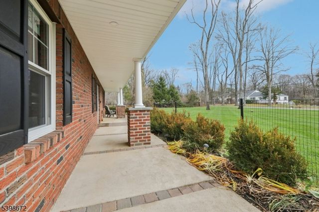 22 Cooper Ln, Chester Twp., NJ 07930