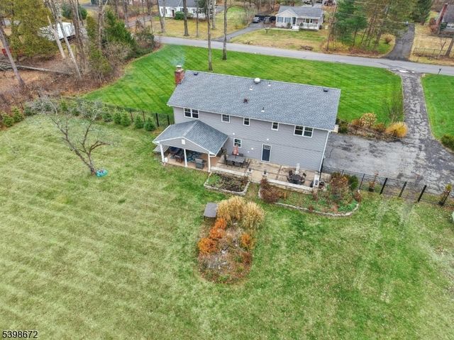 22 Cooper Ln, Chester Twp., NJ 07930