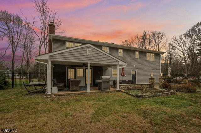 22 Cooper Ln, Chester Twp., NJ 07930