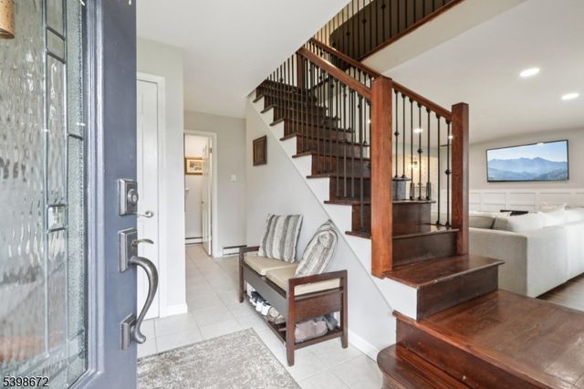 22 Cooper Ln, Chester Twp., NJ 07930