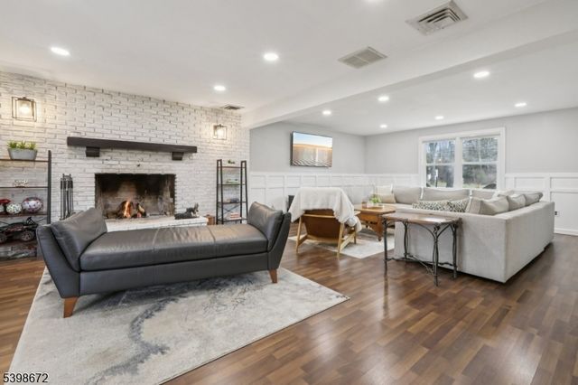 22 Cooper Ln, Chester Twp., NJ 07930