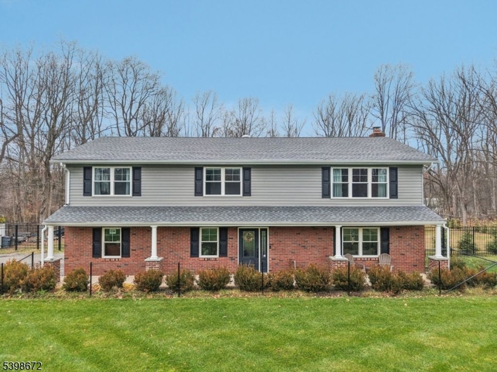 22 Cooper Ln, Chester Twp., NJ 07930
