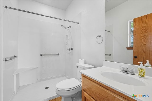 105 Davis Drive, Thorndale, TX 76577