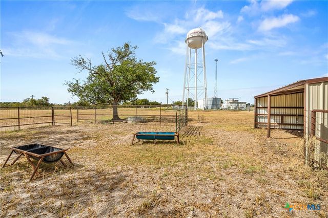 105 Davis Drive, Thorndale, TX 76577