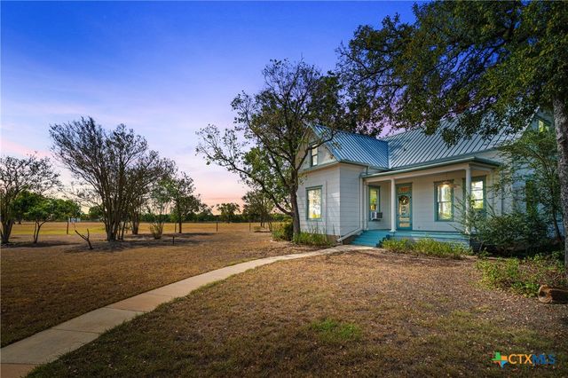 105 Davis Drive, Thorndale, TX 76577