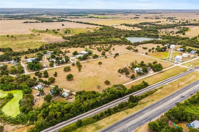 105 Davis Drive, Thorndale, TX 76577