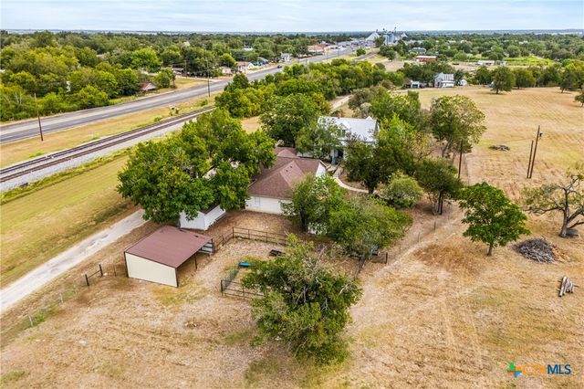 105 Davis Drive, Thorndale, TX 76577