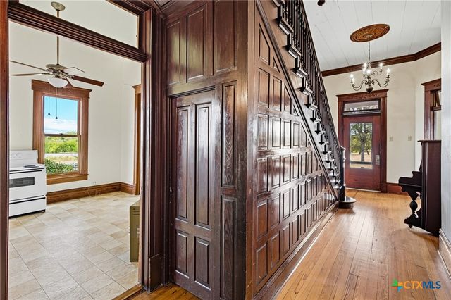 105 Davis Drive, Thorndale, TX 76577